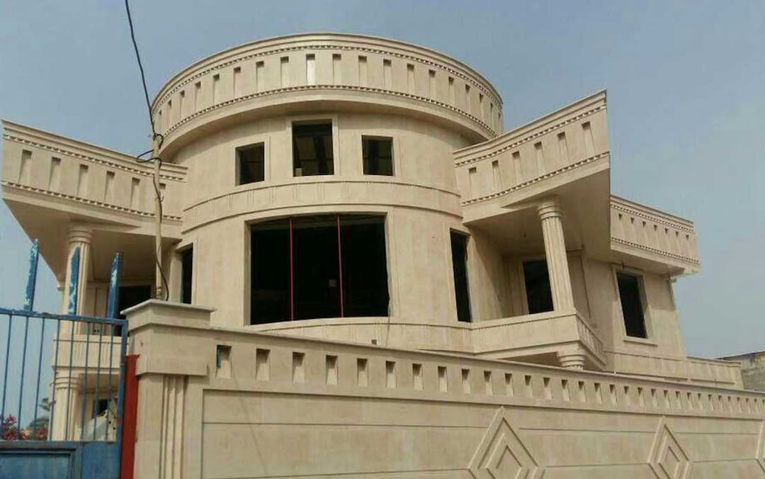 کاشی تراورتن چرمی عباس آباد کنیک حفره دار صدفی 40*120 کاشی پرسپولیس