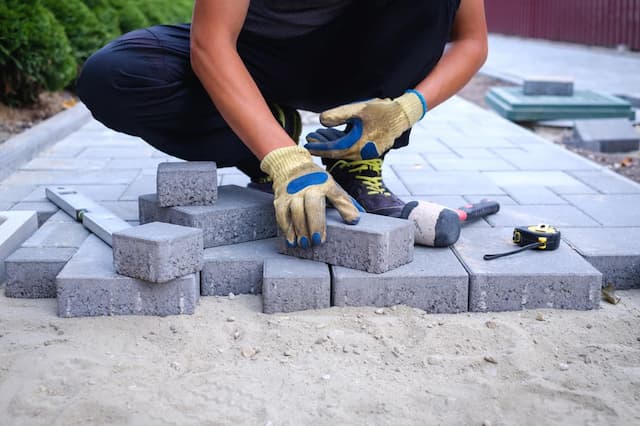 Do&#8217;s and Don&#8217;ts of Paver Installation: Step 2 of 3 – Base Preparation