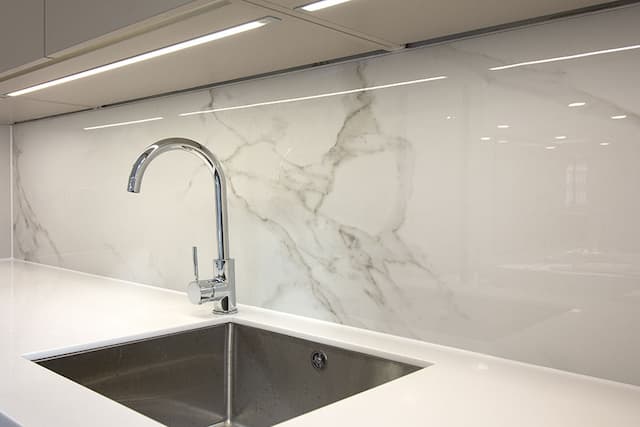 Using Wall and Splashback Tiles in Kitchens as a Statement