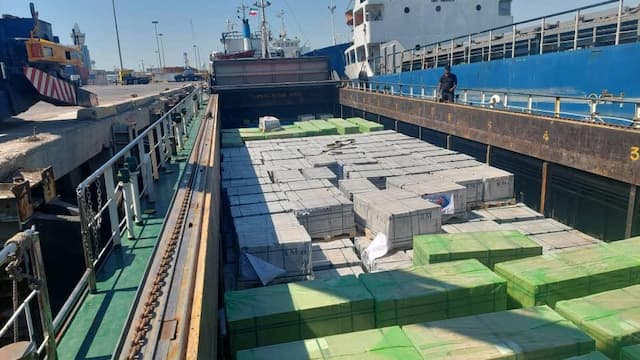 Thriving Through Turmoil: How an Iranian Ceramic Tile Company Stays Strong During War