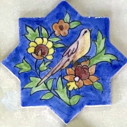 کاشی سنتی شمسه گل و مرغ کوچک سفالینه آبی و سفید