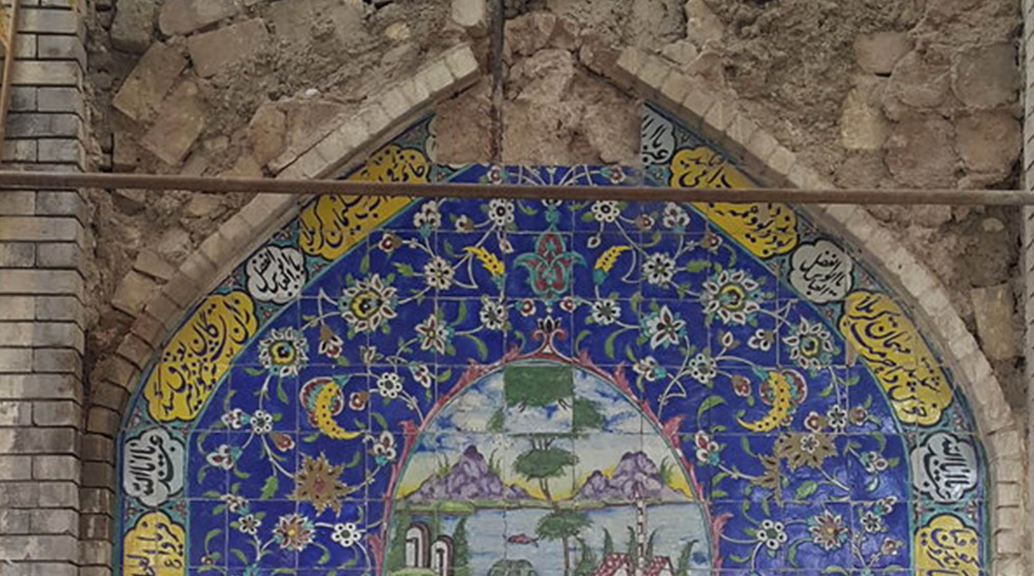 کاشی‌های تاریخی سرقتیِ تهران در موزه‌ لوور چه می‌کنند؟