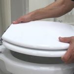 روش عوض کردن درب توالت فرنگی
